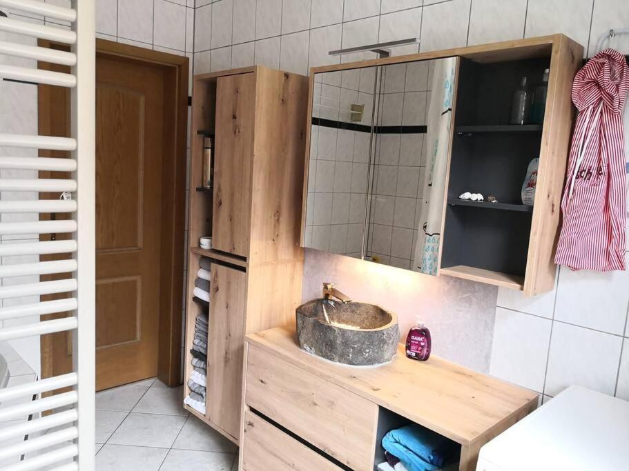 Erzgruen - Aktiv Und Entspannt Im Gruenen Appartement Zwönitz Buitenkant foto
