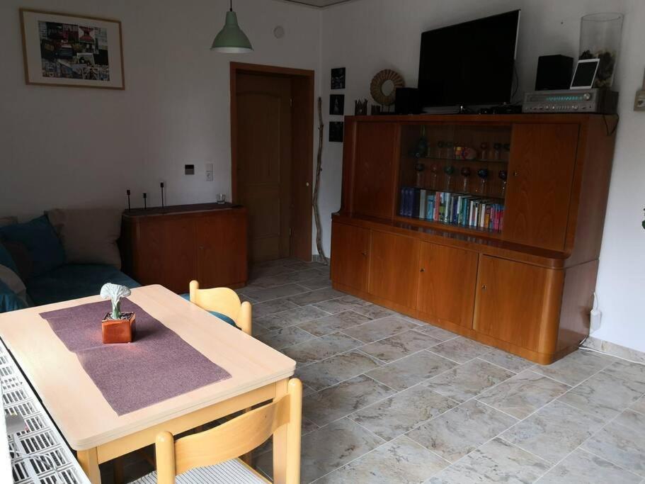 Erzgruen - Aktiv Und Entspannt Im Gruenen Appartement Zwönitz Buitenkant foto