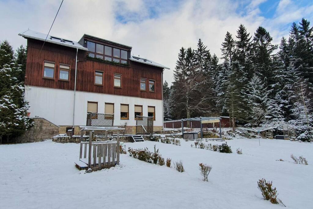 Erzgruen - Aktiv Und Entspannt Im Gruenen Appartement Zwönitz Buitenkant foto