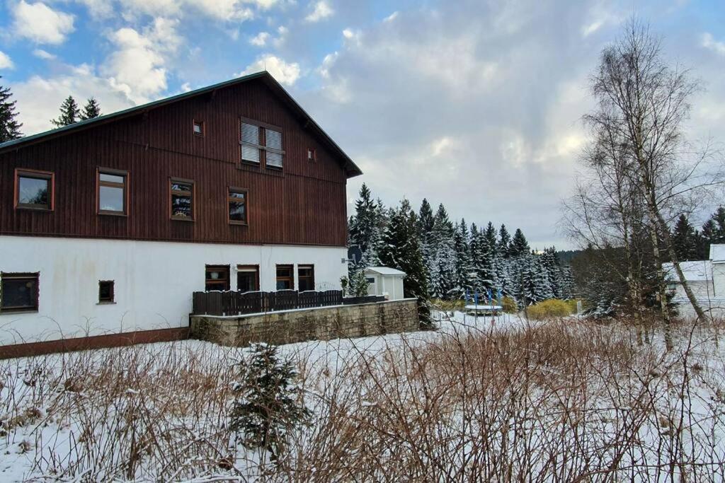 Erzgruen - Aktiv Und Entspannt Im Gruenen Appartement Zwönitz Buitenkant foto