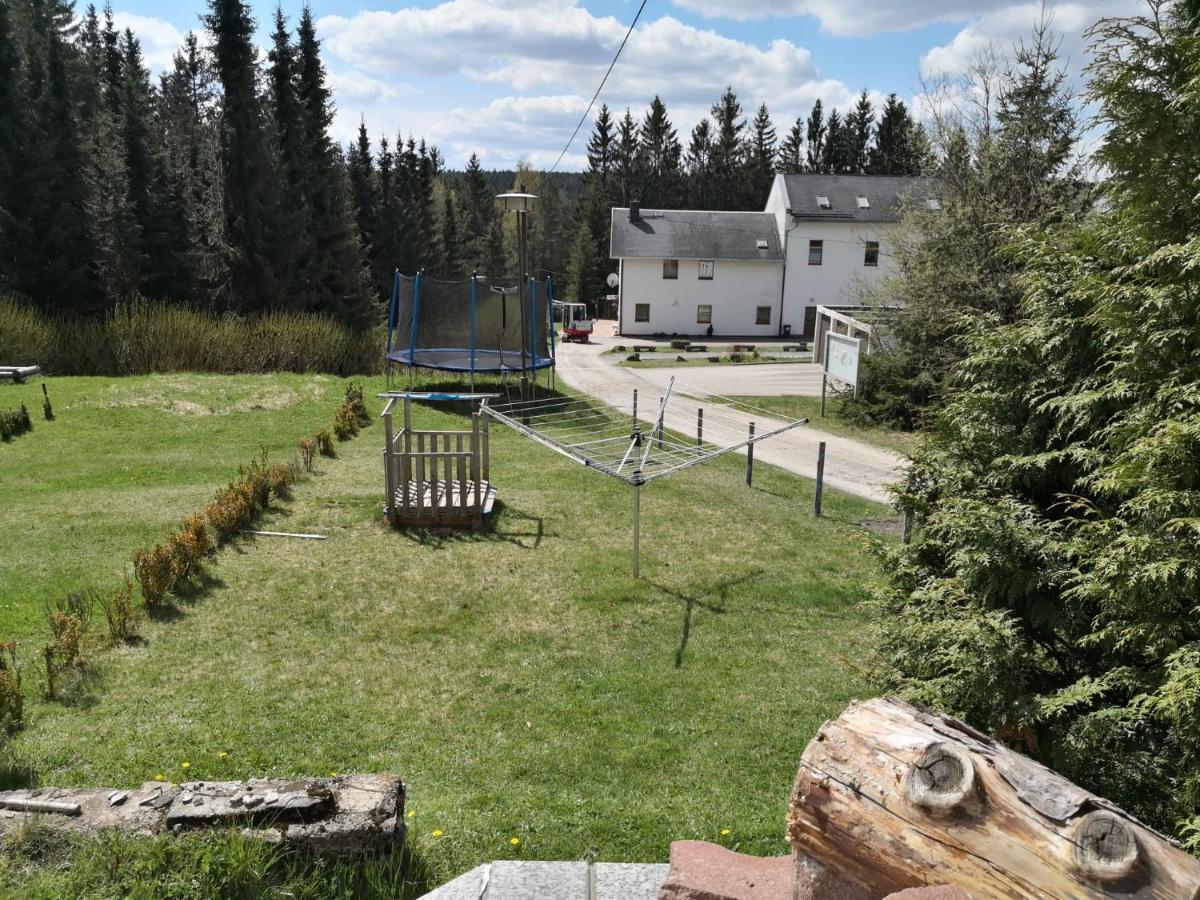 Erzgruen - Aktiv Und Entspannt Im Gruenen Appartement Zwönitz Buitenkant foto